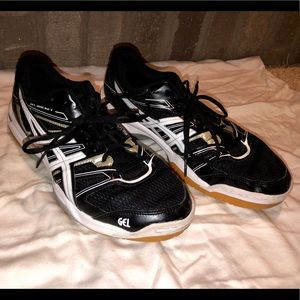 ASICS Gel Rocket Volleyball Shoes - Women’s 9